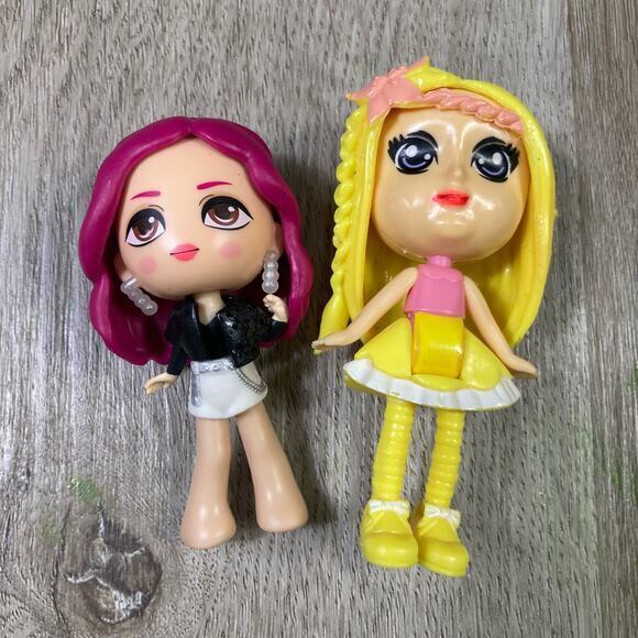 Spin Masters Little Charmers Lot of 2 Mini Fashion Dolls - Pink & Yellow Hair - Picture 2 of 8